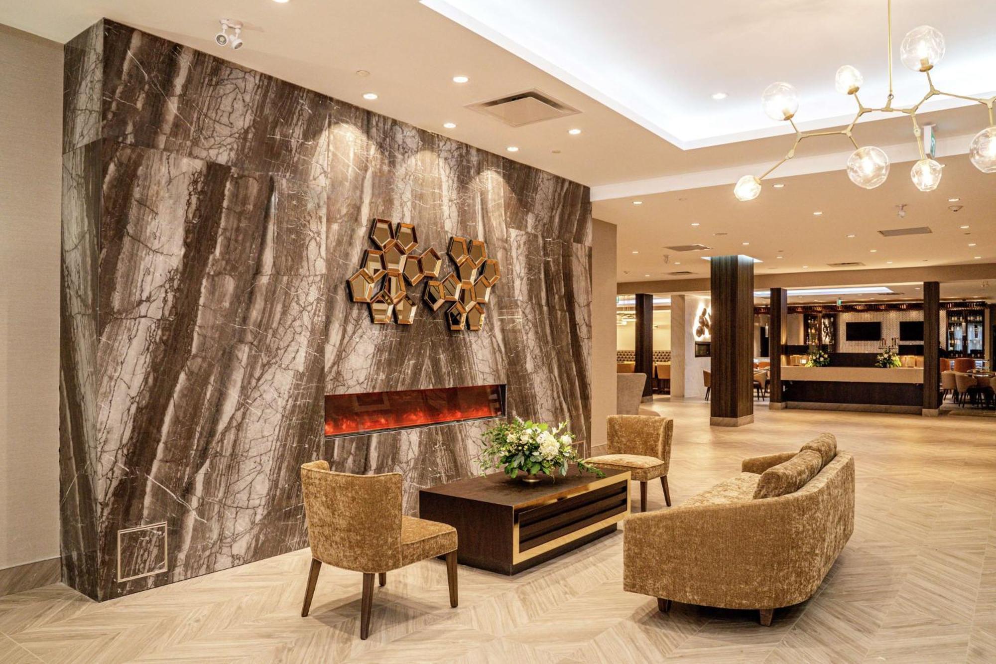 Отель Doubletree By Hilton Китченер Экстерьер фото